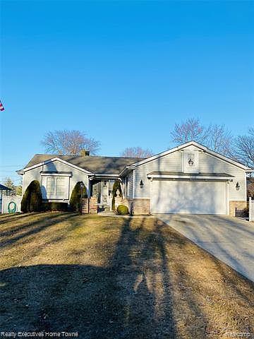 1st image of 4216 Fairway Dr