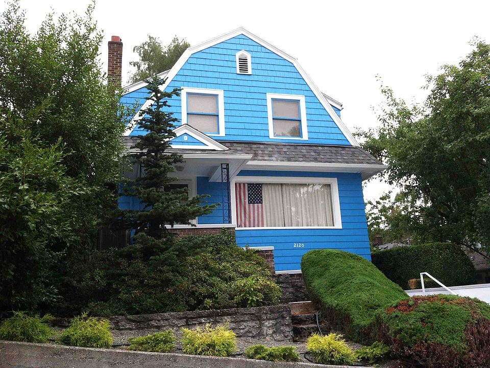 2nd image of 2120 NE 55th St