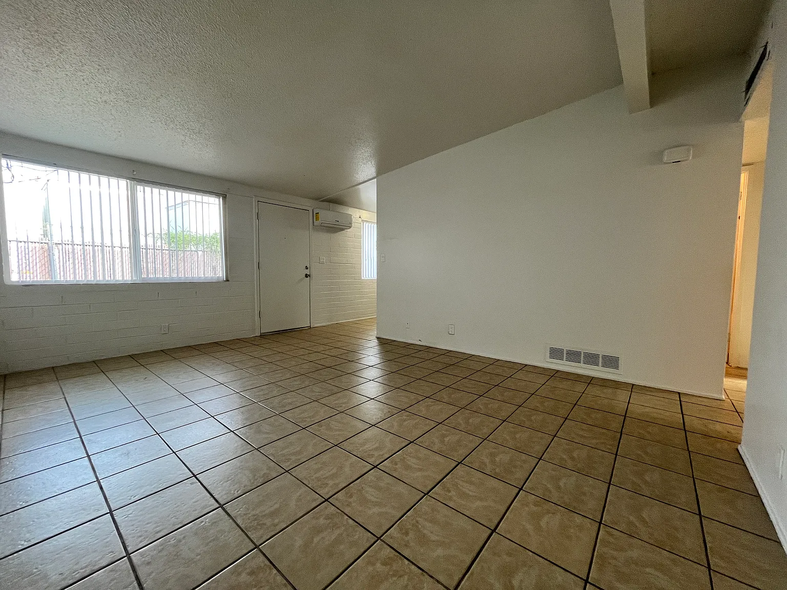 2 bed, 798 sqft, $1,050 — Photo 3