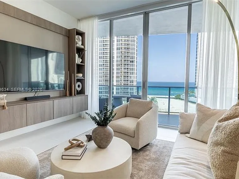 17550 Collins Ave #CU-703 — Photo 3