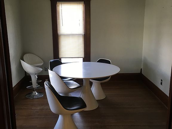 3rd image of 212 N Estelle Ave