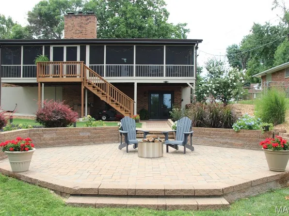 7001 Weber Rd, Saint Louis, MO 63123