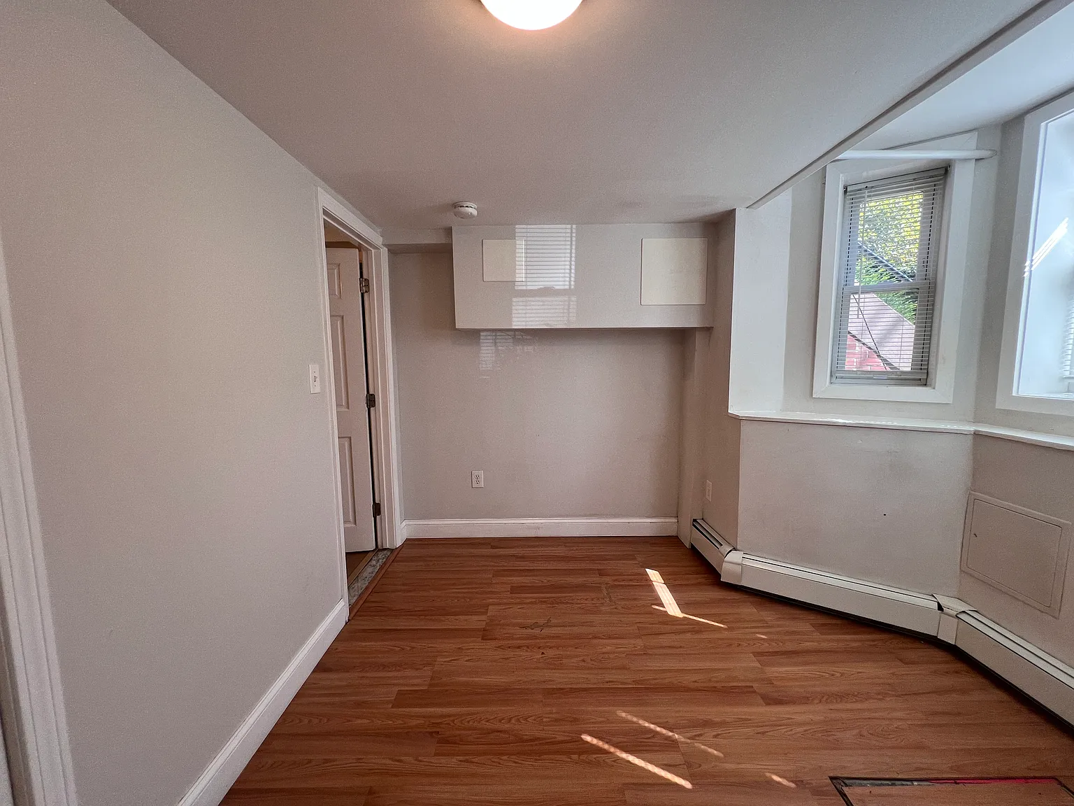1 bed, 800 sqft, $2,100 — Photo 3