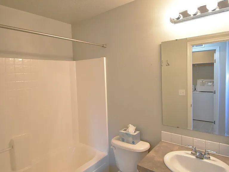 3222 S Lindsay Ave — Photo 9