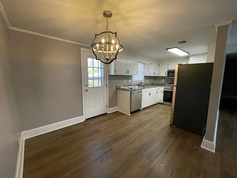 268 Brackett Rd — Photo 3