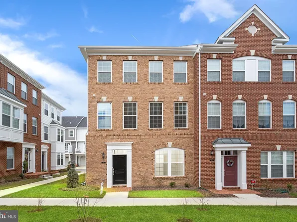 321 Buckeye Cir, La Plata, MD 20646