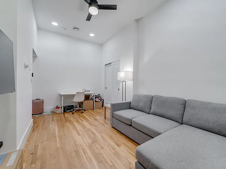 163 3rd St #1E — Photo 2