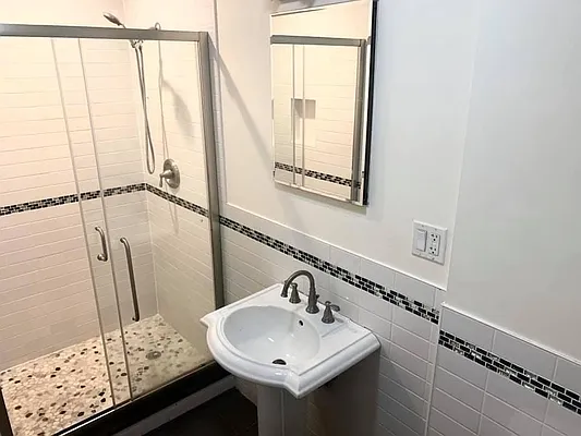 Rented by Bold New York | media 6