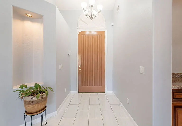 7167 W Abraham Ln — Photo 5