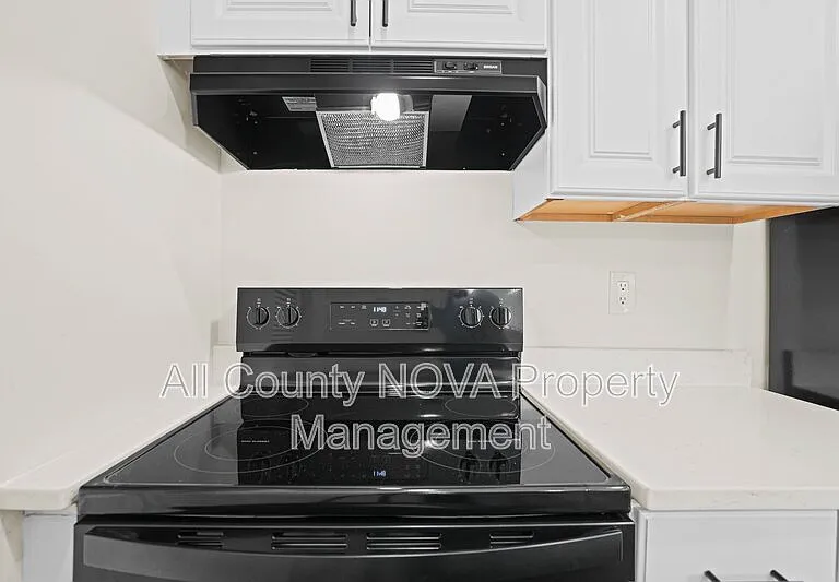 1611 Carriage House Ter #1611 — Photo 16
