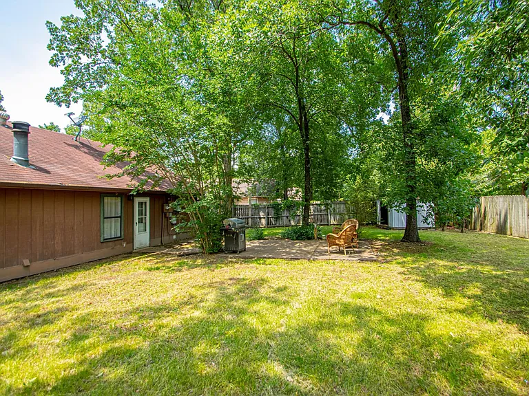 122 Pecan Valley Dr — Photo 28