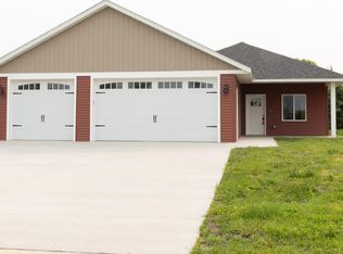 619 6th St, West Concord, MN 55985