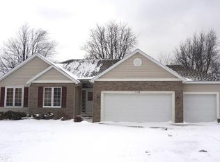 1168 Brookway Ct, Norton Shores, MI