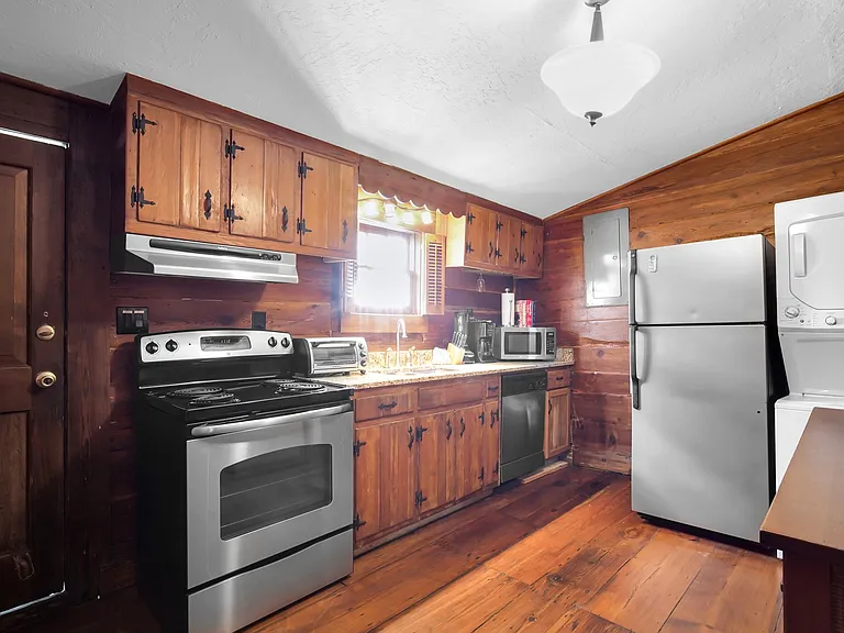 519 E York St — Photo 4