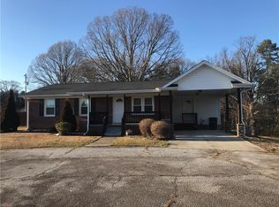 419 Pickett Post Rd, Walhalla, SC 29691