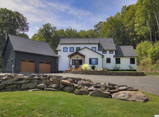 7 Slate Rock Rd, Hillsdale, NY 12529