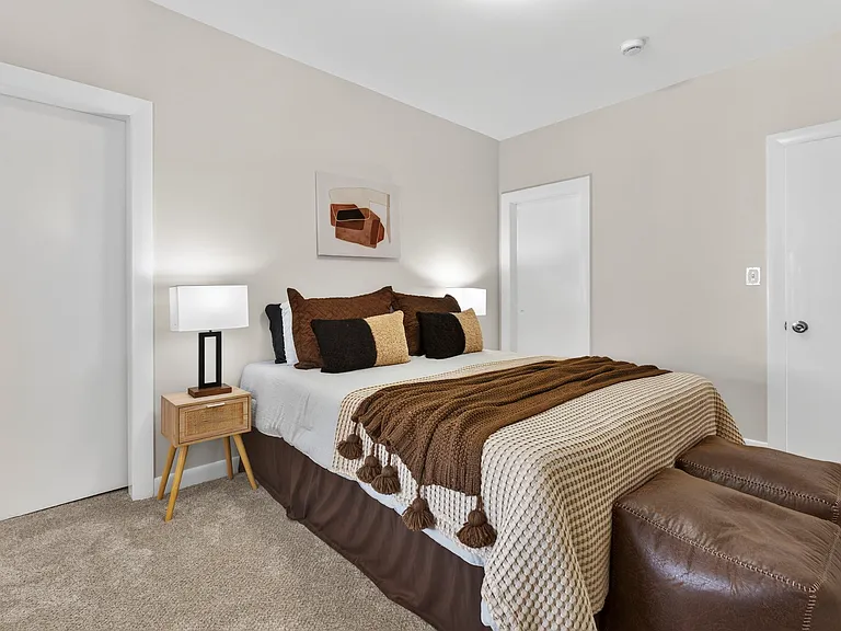 318 Charles St #2 — Photo 14