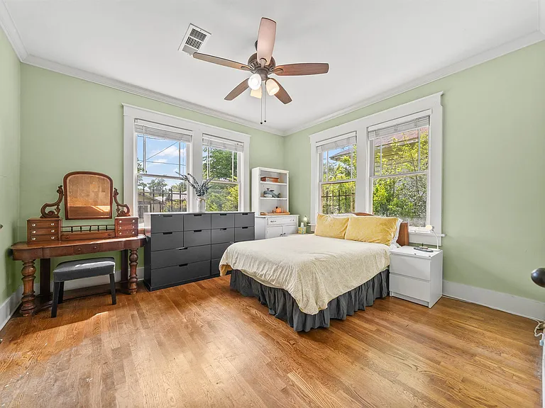 670 Maury St — Photo 10