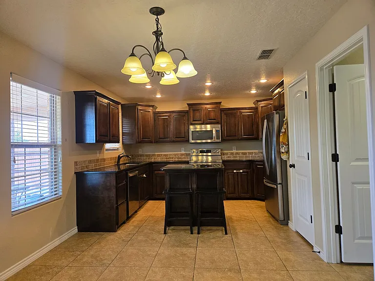 2323 Flagstone Dr — Photo 3