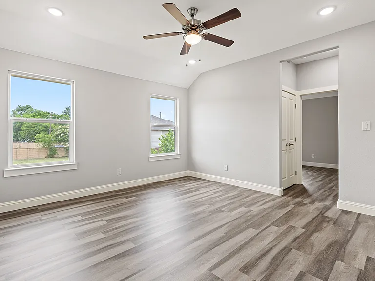 2308 Bloomfield Dr — Photo 16