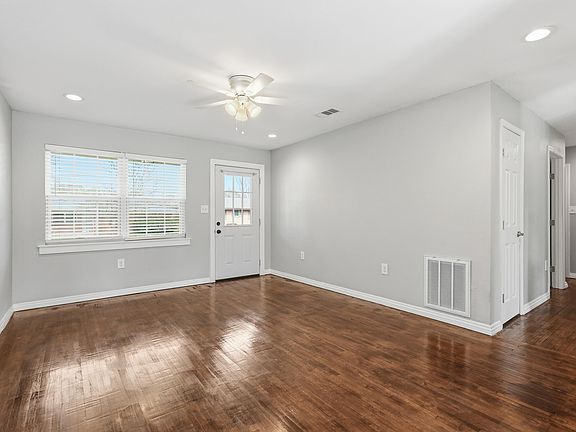 5th image of 8915 Cloverhill Rd