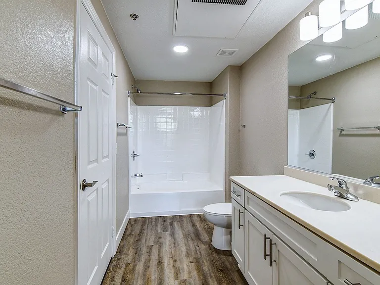 Mediterra Apartment Homes — Photo 32