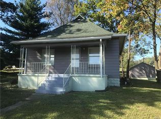 1600 Vandalia Rd, Hillsboro, IL 62049