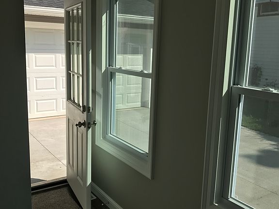 3rd image of 141 E Overlook Dr