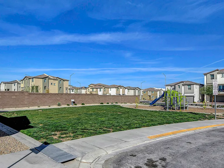 6924 Spicy Merlot St — Photo 42