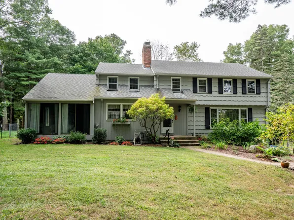 39 Madison Lane, Simsbury, CT 06092