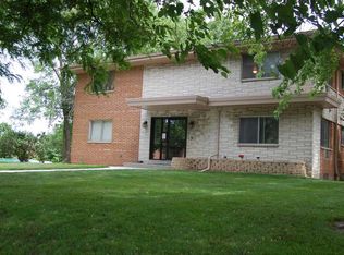 7357 W Beloit Rd #6, Milwaukee, WI 53219