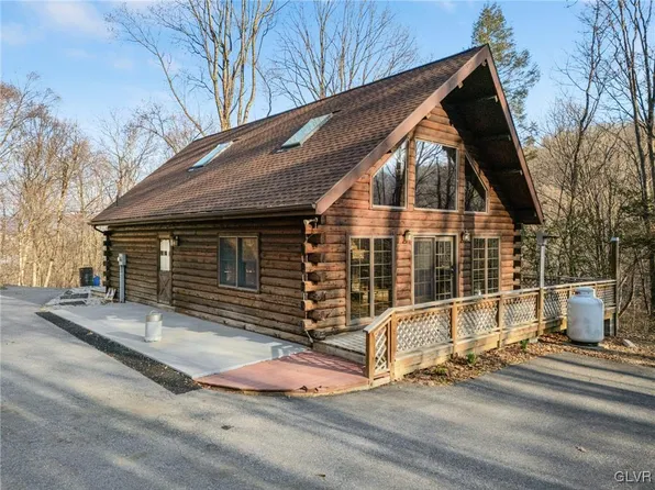 94 Kempton Rd, Kempton, PA 19529