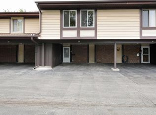 19 Cour Versaille, Palos Hills, IL 60465