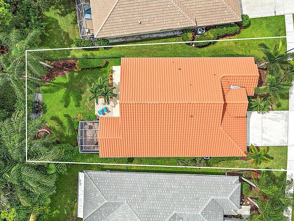 4th image of 5058 SE Devenwood Way