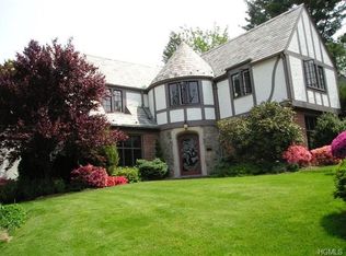 91 Holls Ter N, Yonkers, NY 10701