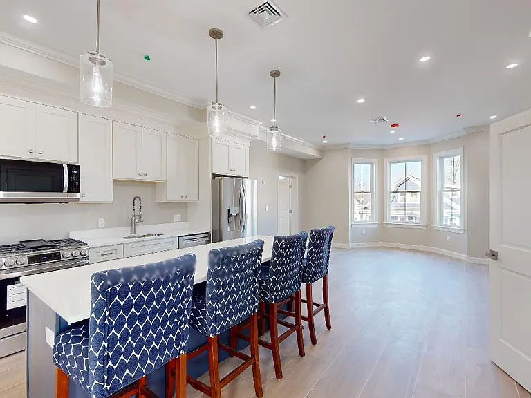 105 Hooker St #2 — Photo 4