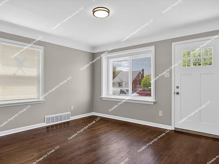18500 Archdale St — Photo 3