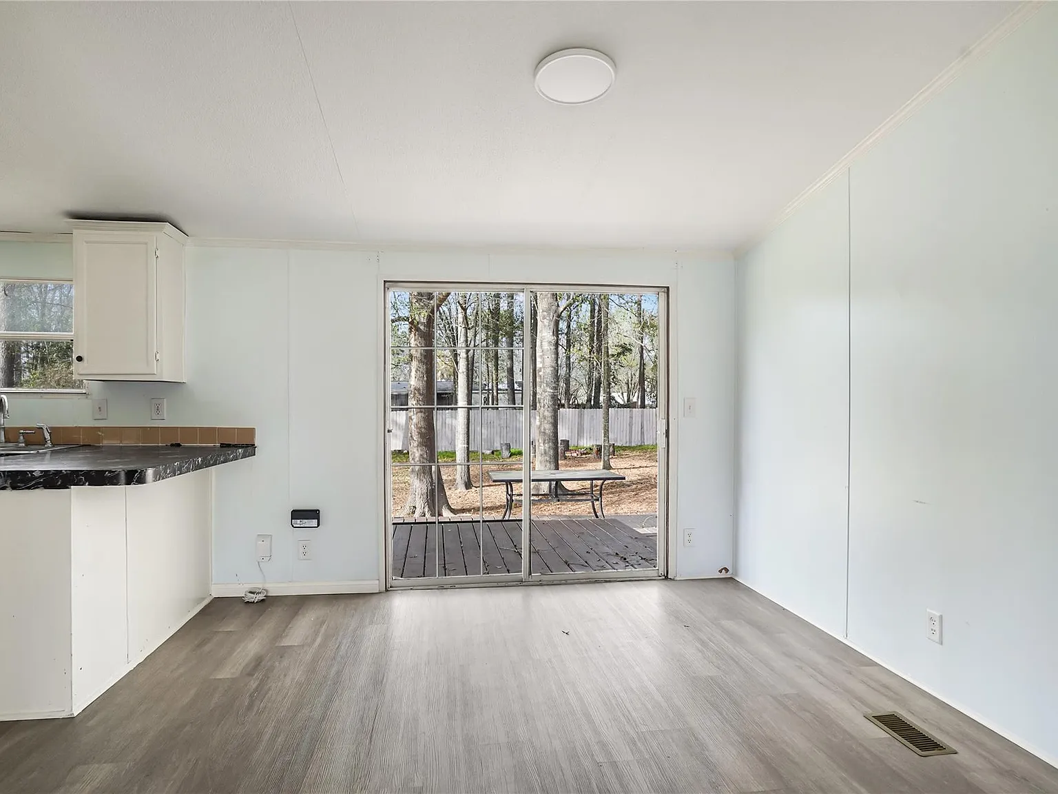 3 bed, 2.0 bath, 1568 sqft, $1,500 — Photo 3