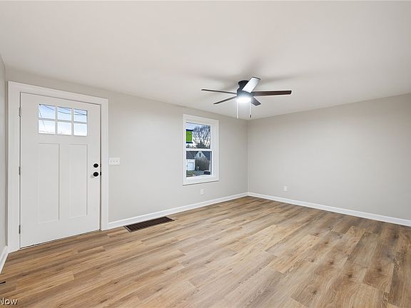 5th image of 1633 25th St NW