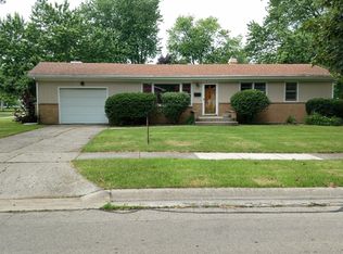 1123 Holmes Pl, Dekalb, IL 60115