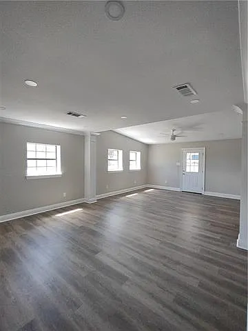 307 Talbot Dr — Photo 8