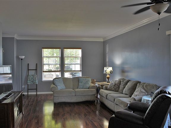 4th image of 2783 Savoy Ln