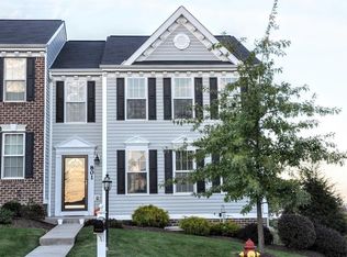 801 Raymond Dr, Oakdale, PA 15071
