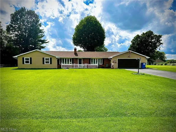 49091 S Park Cir, East Liverpool, OH 43920