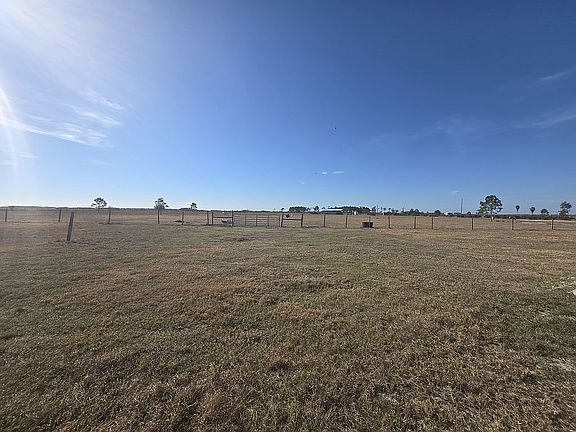 4th image of 707 Chihuahua Rd