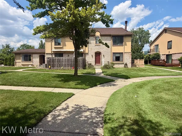 41694 Bedford Dr, Canton, MI 48187