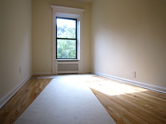 4th image of 43 W 75th St APT 3A