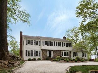 54 Pequot Ln, New Canaan, CT 06840