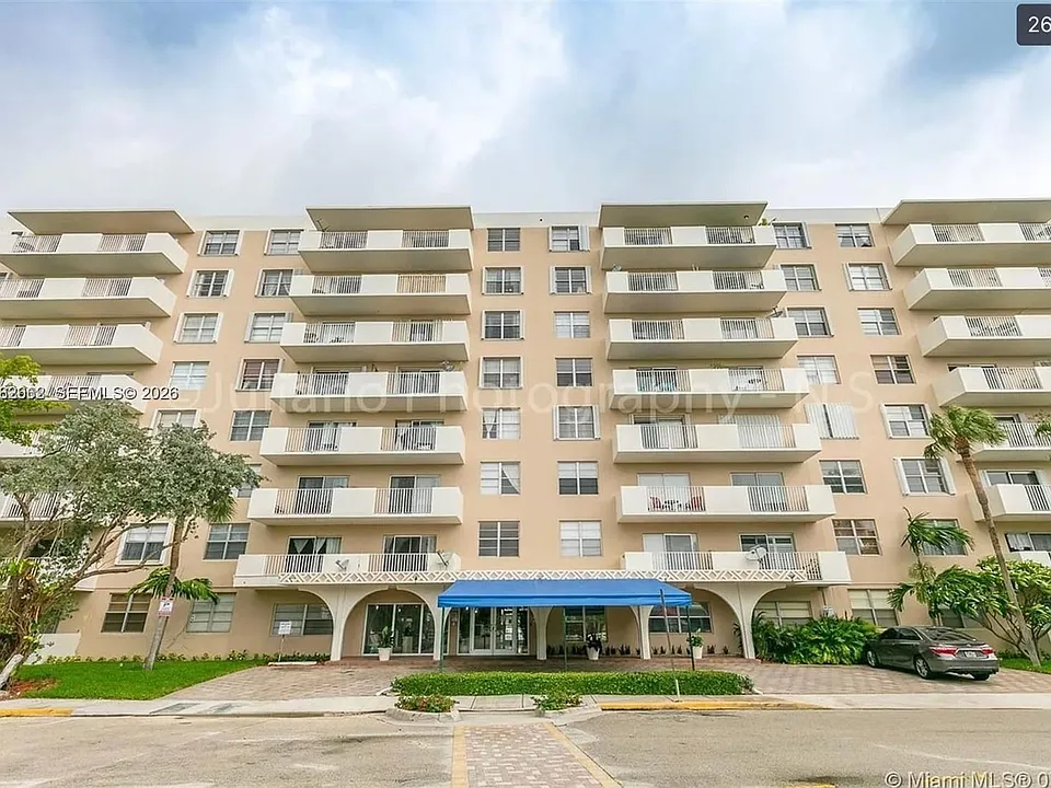 1455 N Treasure Dr #4M