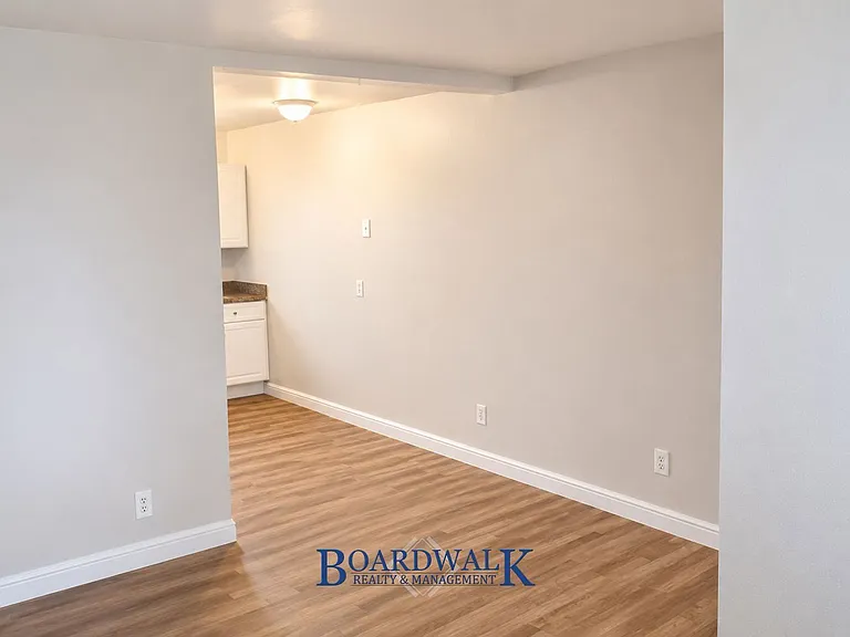 161 E Beryl Ave #8 — Photo 5